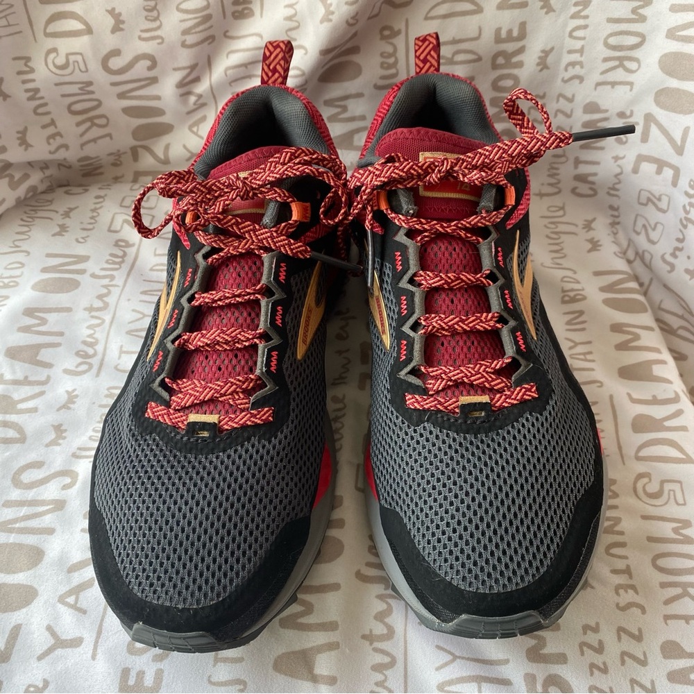 Brooks Cascadia 14 Women's Running Shoes Size Good Condition